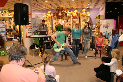 gal/2010/2010 Saitentwist Mayersche Duesseldorf 20.03/2010 Saitentwist Mayersche Duesseldorf 20.03. 161.jpg